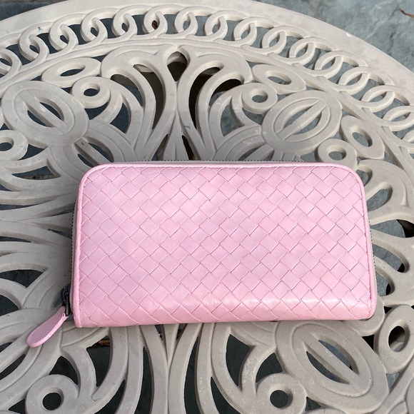 Bottega Veneta Handbags - Bottega Veneta Interciato continental Wallet